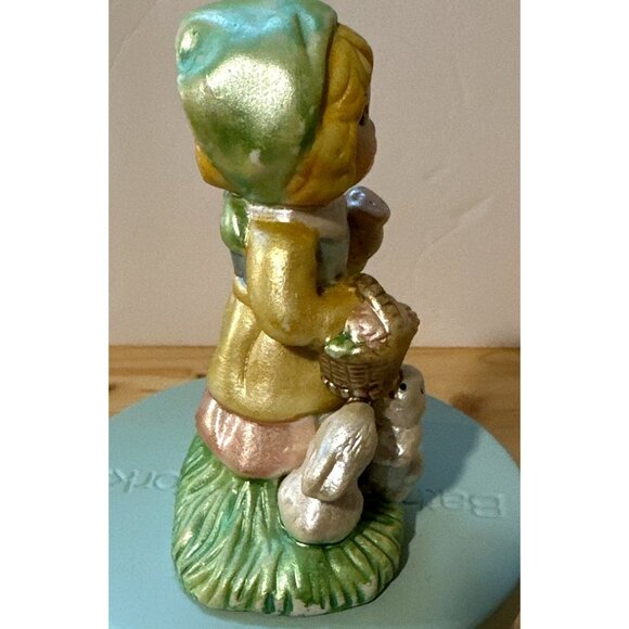 Vintage Kitsch Country Girl Figurine Porcelain Cottagecore Folksy Bunnies - Picture 4 of 6